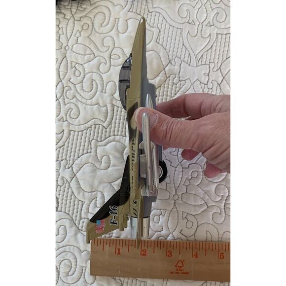 Set of 3 Planes Die-cast Metal U.S. Air Force F-16 Airplanes (2) + Blackbird - Picture 16 of 16